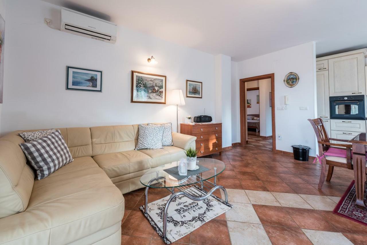 Apartments Jelavic Sutomiscica Ngoại thất bức ảnh